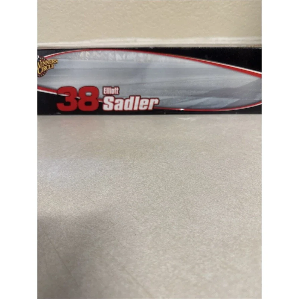 Winners Circle 1:64 Elliott Sadler #38 M&M's Racing Trailer Rig 2006  #40883